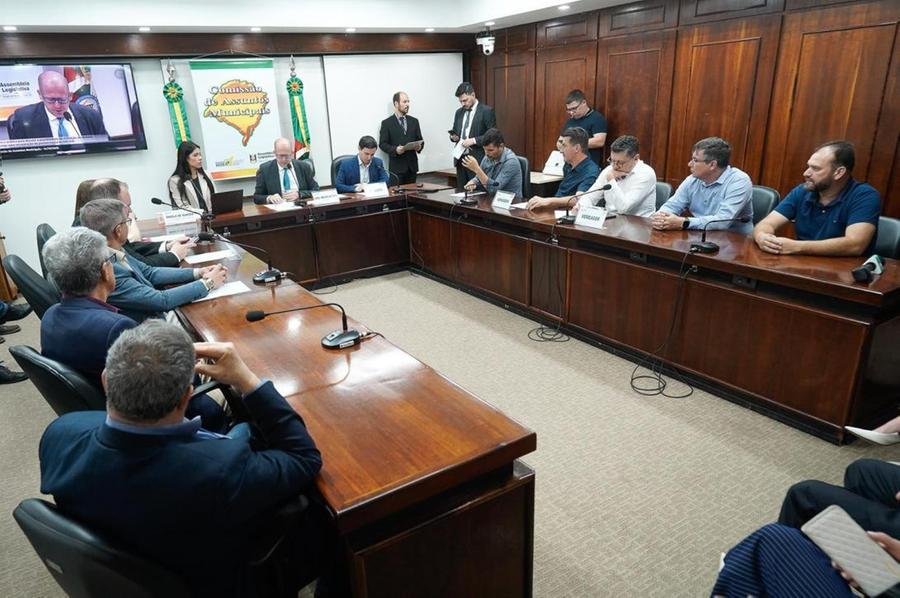O debate foi uma iniciativa do presidente da Comiss&atilde;o de Assuntos Municipais, deputado Joel Wilhelm (PP), e contou com a presen&ccedil;a de lideran&ccedil;as pol&iacute;ticas e comunit&aacute;rias dos munic&iacute;pios de Glorinha e Santo Ant&ocirc;nio da Patrulha