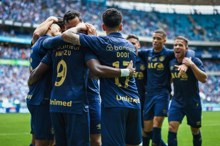 Jogadores v&atilde;o receber os sal&aacute;rios de setembro