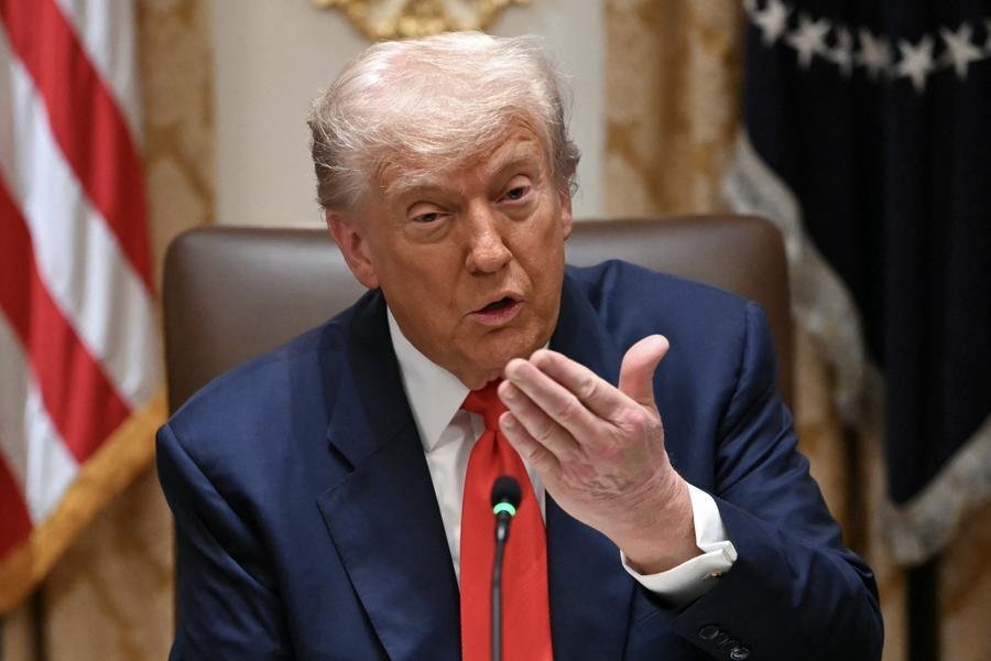Trump afirma que Brics &eacute; amea&ccedil;a ao d&oacute;lar