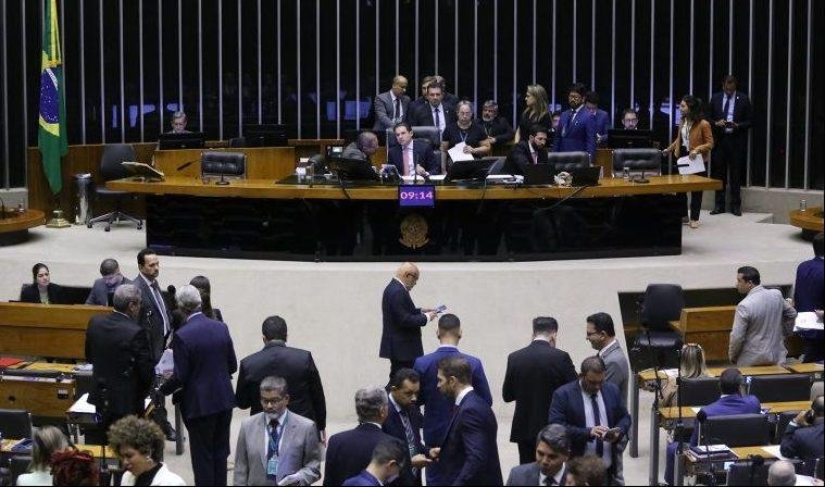 Presidente da C&acirc;mara, Hugo Motta (Republicanos-PB), limitou-se a responder que "a pauta j&aacute; foi divulgada"