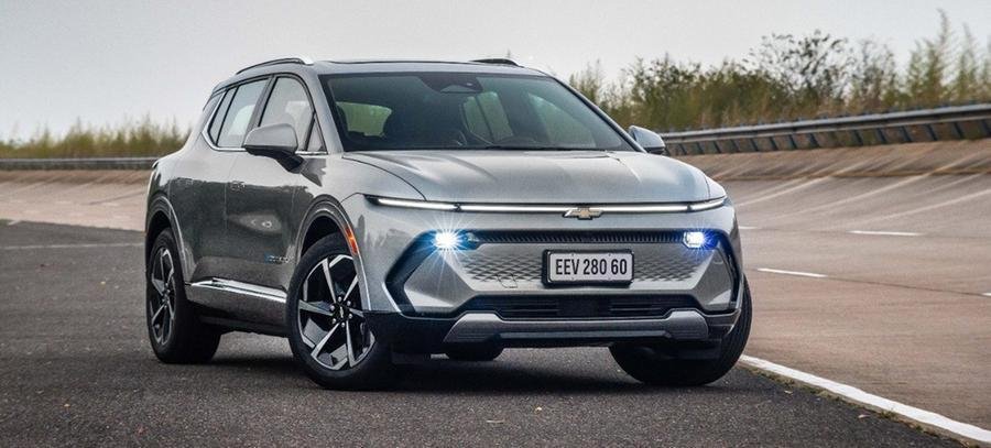 SUV tem design agressivo, com far&oacute;is afilados