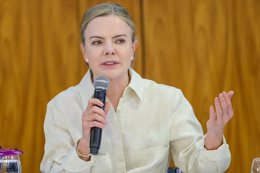 Ministra negou que, no encontro pedido por Lira, ele tenha buscado manter seus indicados a cargos