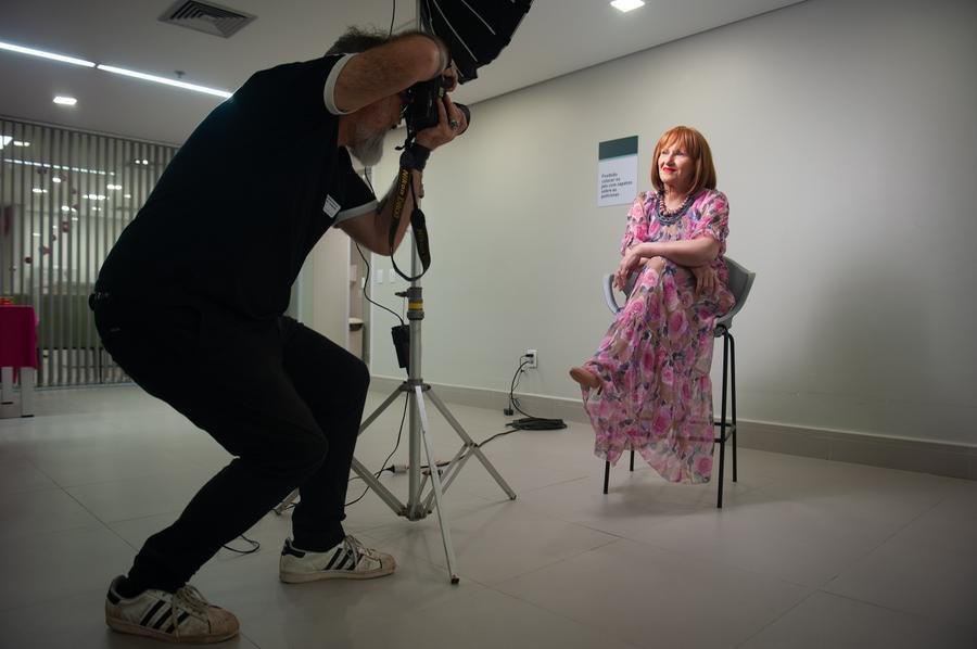 O Grupo Hospitalar Concei&ccedil;&atilde;o (GHC), o Instituto Camale&atilde;o e o professor dos cursos de Publicidade, Design e Produ&ccedil;&atilde;o Art&iacute;stica e Cultural da PUCRS, Raul Krebs, promovem um Dia de Rainha para as pacientes oncol&oacute;gicas do GHC