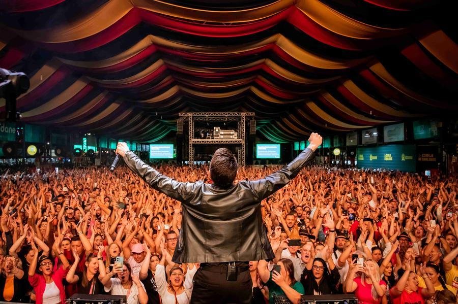 Mais de 200 mil visitantes s&atilde;o esperados no evento, que ter&aacute; atra&ccedil;&otilde;es musicais como Lauana Prado, Z&eacute; Neto & Cristiano, Israel & Rodolffo, Menos &eacute; Mais, Rea&ccedil;&atilde;o em Cadeia e Nenhum de N&oacute;s
