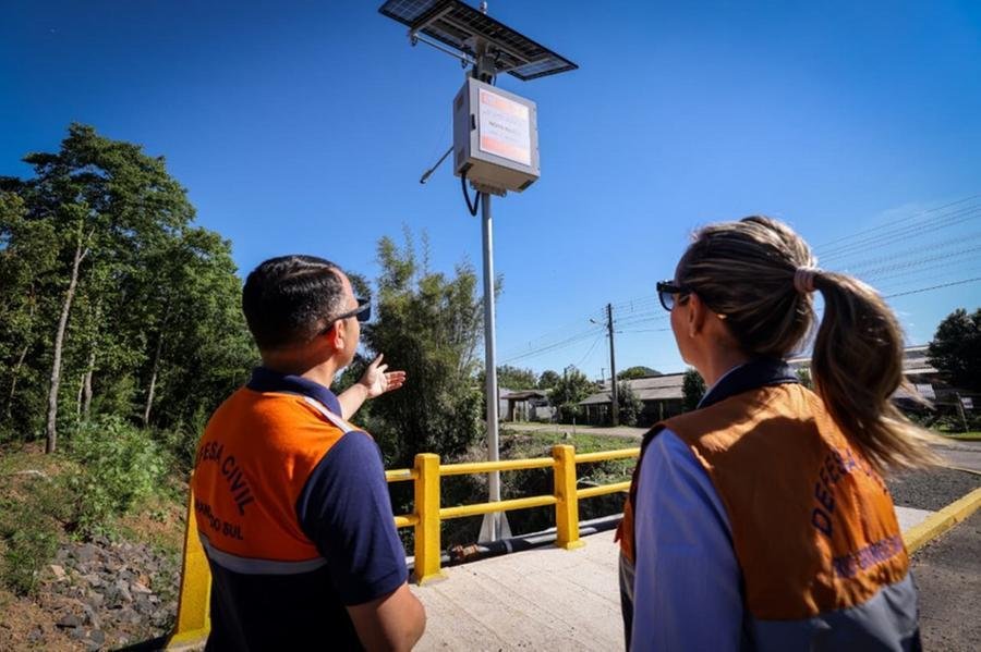 Esta&ccedil;&otilde;es t&ecirc;m sensores para medir o n&iacute;vel dos rios e o volume de chuva, al&eacute;m de c&acirc;meras para acompanhamento em tempo real