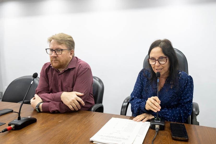 Relat&oacute;rio de Fleck foi aprovado em reuni&atilde;o conduzida por Cl&aacute;udia Ara&uacute;jo