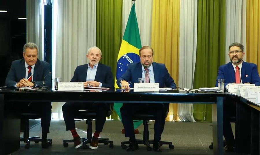 Os minerais cr&iacute;ticos s&atilde;o recursos essenciais para setores estrat&eacute;gicos, como tecnologia, defesa e transi&ccedil;&atilde;o energ&eacute;tica