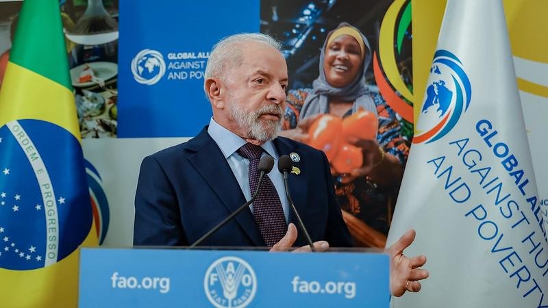 Lula diz ter&nbsp;disposi&ccedil;&atilde;o para mais 5 elei&ccedil;&otilde;es e fala em &ldquo;gente desqualificada&rdquo; no Congresso