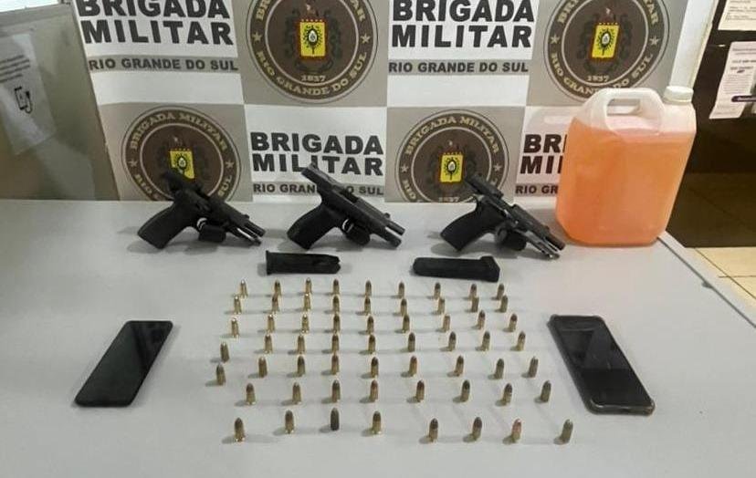 Armas e gasolina estavam em posse de criminosos que confrontaram PMs em Rolante