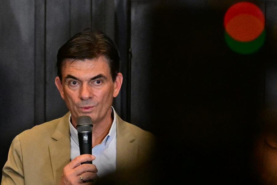 Rodrigo Paz &eacute; um economista de 58 anos que venceu o 2&ordm; turno das elei&ccedil;&otilde;es com 54,5% dos votos