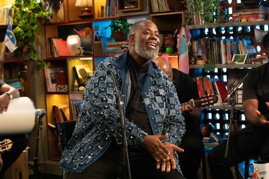 P&eacute;ricles e banda no Tiny Desk Brasil