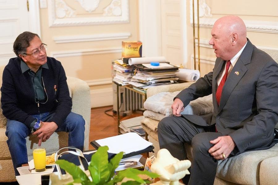 Petro 'ratificou' com John McNamara 'o compromisso do governo nacional em ampliar o programa de substitui&ccedil;&atilde;o de cultivos il&iacute;citos