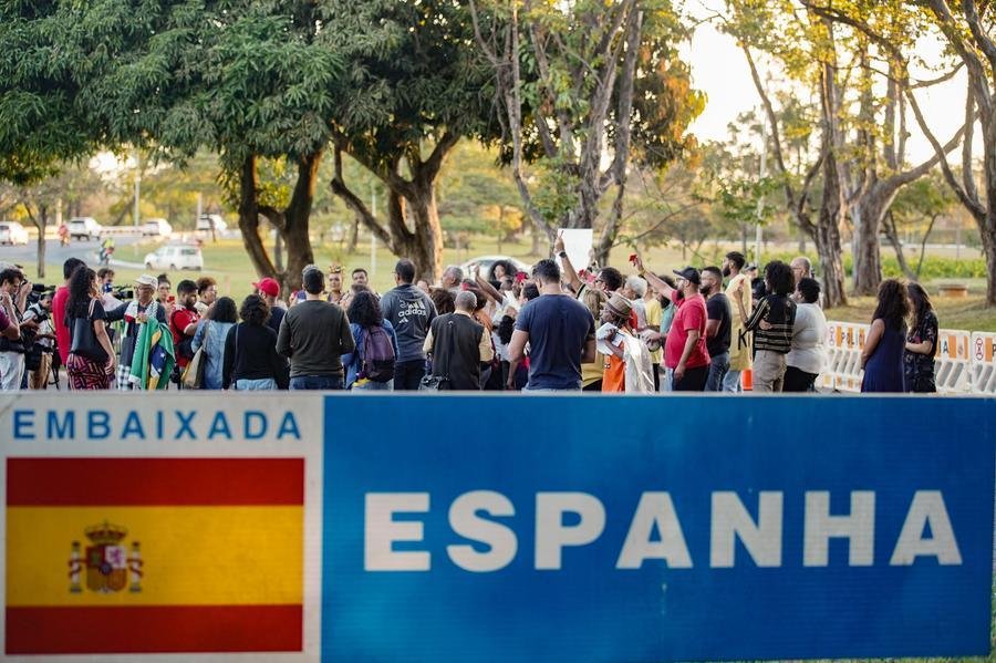 Legisla&ccedil;&atilde;o permite que filhos, netos  e at&eacute; bisnetos e trinetos de cidad&atilde;os espanh&oacute;is tenham sua cidadania reconhecida