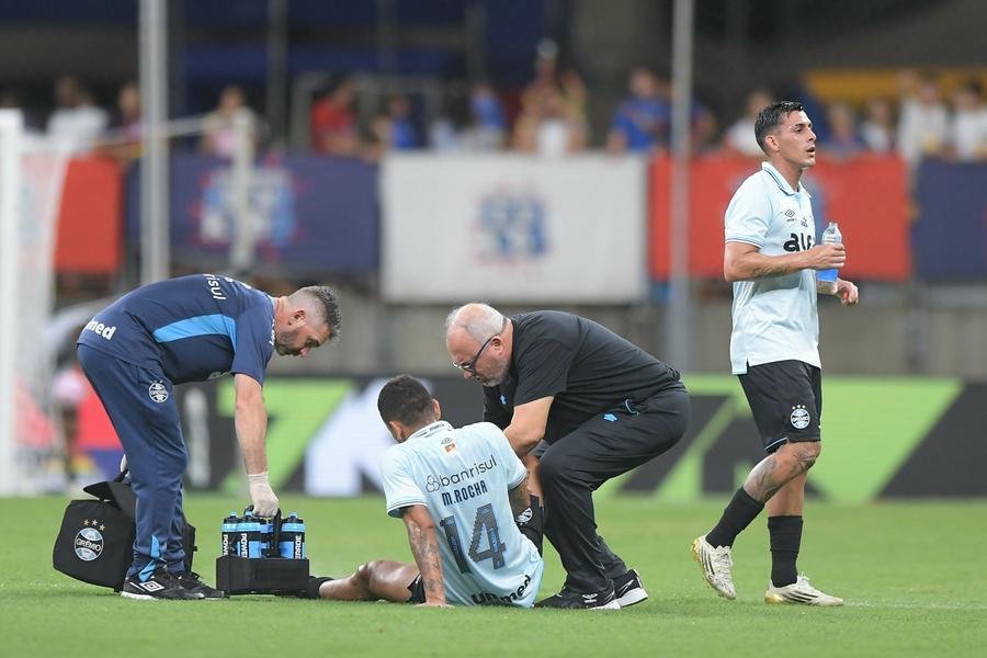 Marcos Rocha sentiu a coxa e precisou deixar o campo no come&ccedil;o do jogo contra o Bahia