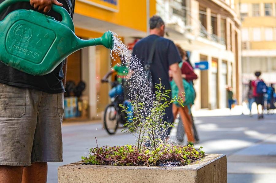 Avenida Borges de Medeiros, cal&ccedil;ad&atilde;o da rua dos Andradas e rua Uruguai receberam as melhorias