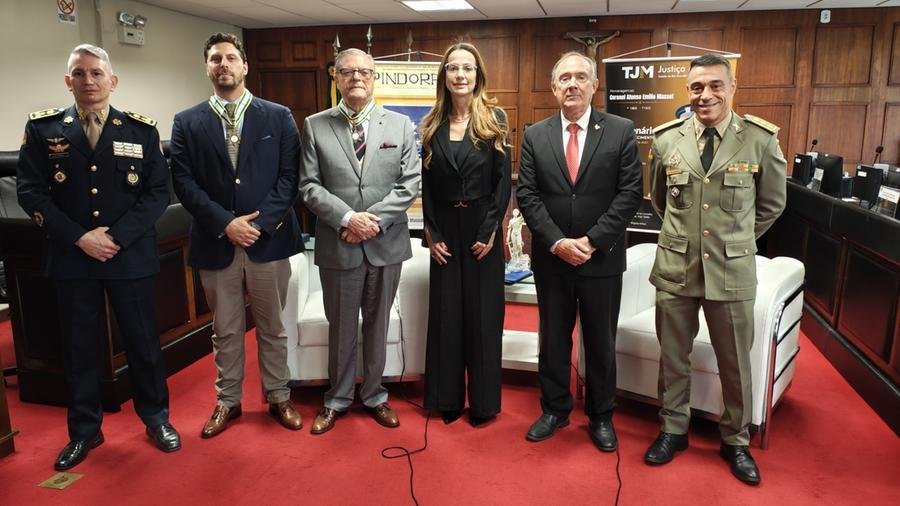 O evento contou com a presen&ccedil;a de militares, civis, historiadores e acad&ecirc;micos