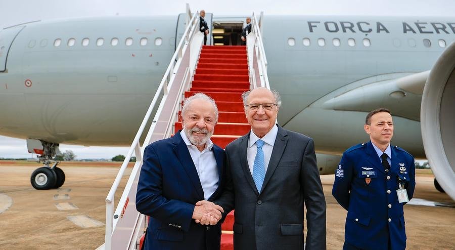 Lula viajou e deixou a presid&ecirc;ncia com Geraldo Alckmin