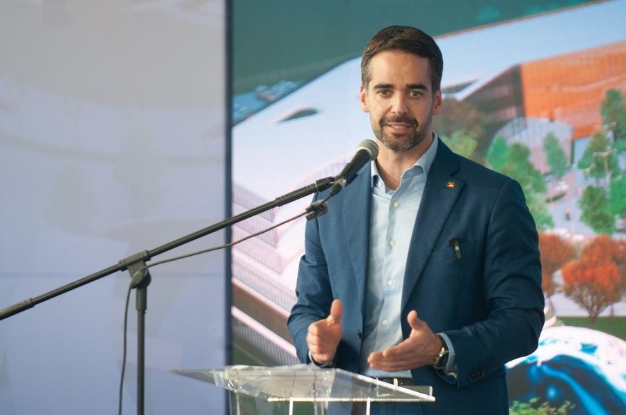 Governador anunciou as datas de publica&ccedil;&atilde;o dos editais nesta ter&ccedil;a-feira