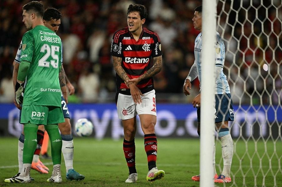 Jogador saiu de campo quando o placar ainda estava empatado sem gols na quarta-feira