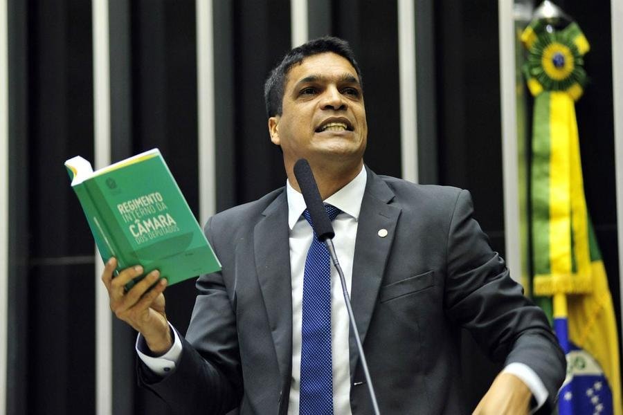 Nas redes sociais, Daciolo publicou um v&iacute;deo acompanhado de uma mensagem em tom religioso