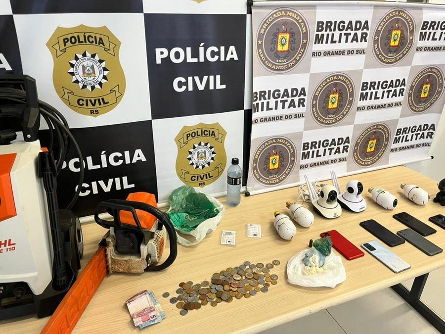 Al&eacute;m de coca&iacute;na, Pol&iacute;cia Civil apreendeu na Opera&ccedil;&atilde;o Patron, em S&atilde;o Borja, m&aacute;quinas, dinheiro, c&acirc;meras e celulares
