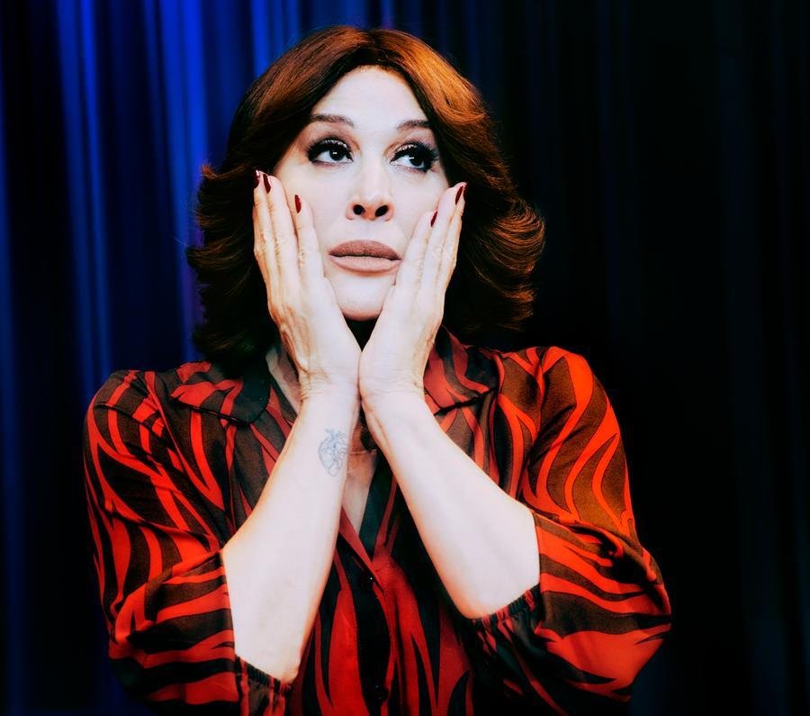 A atriz Claudia Raia apresenta o espet&aacute;culo 'Cenas da Menopausa'