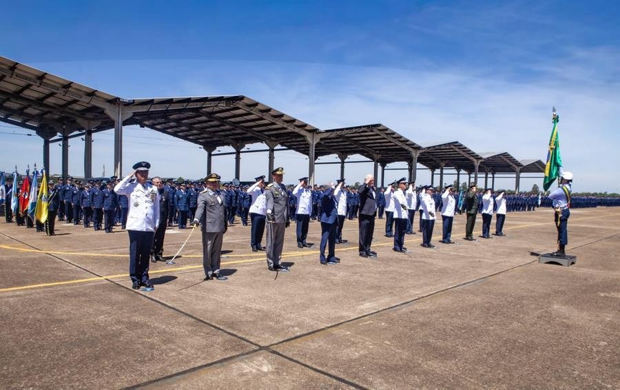 Major-Brigadeiro do Ar destacou a coragem dos militares no enfrentamento a trag&eacute;dia provocada pelos eventos clim&aacute;ticos