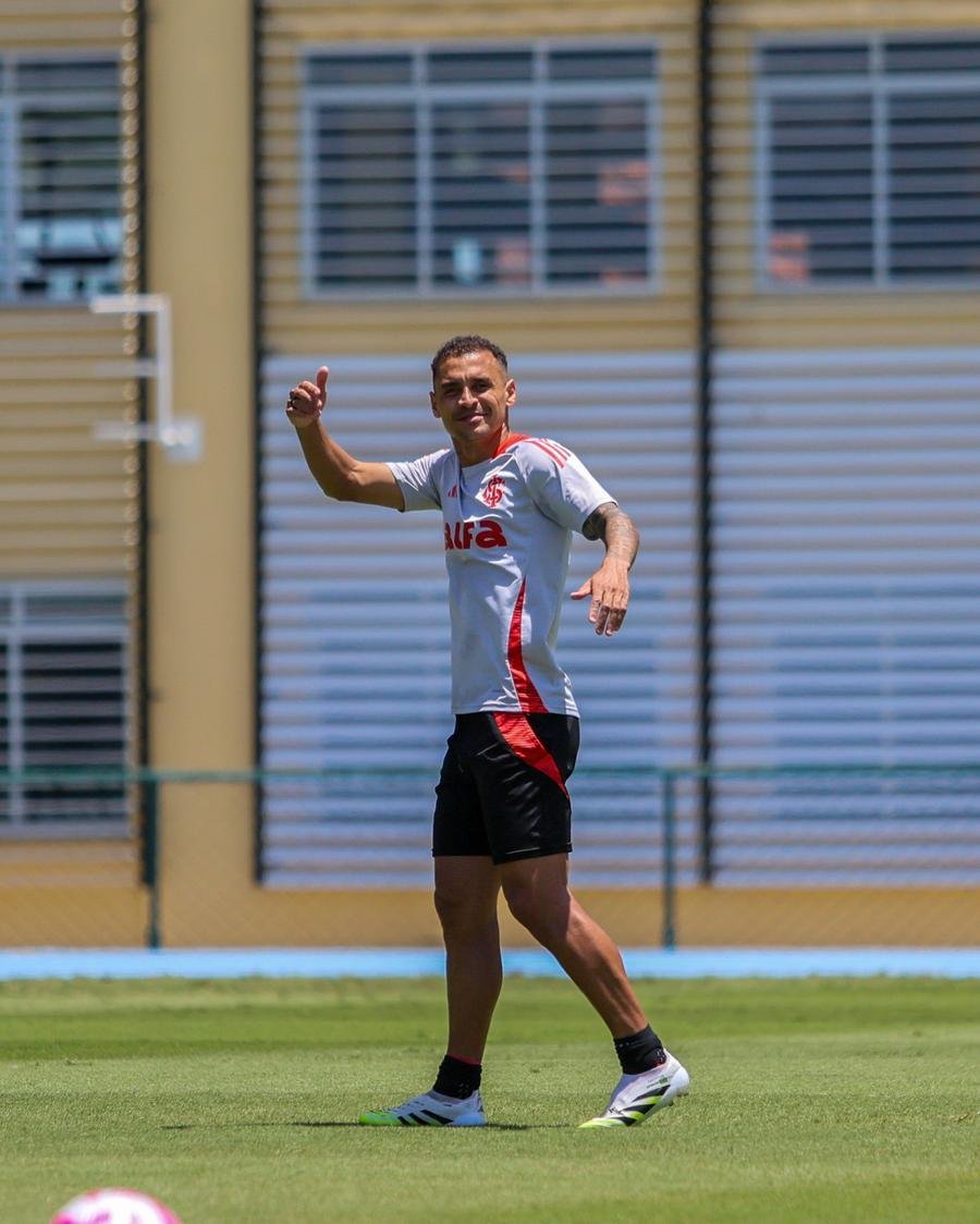 Alan Patrick volta ao time colorado contra o Fluminense, neste s&aacute;bado, no Maracan&atilde;
