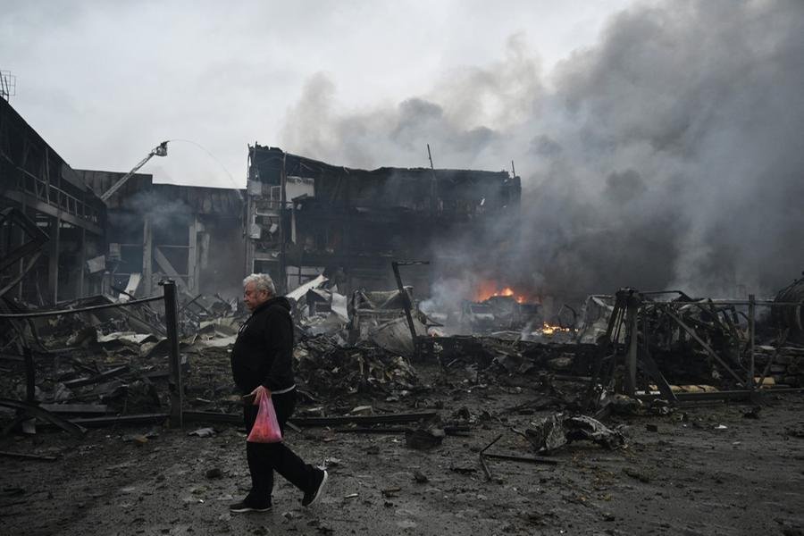 Em Kiev, o ataque matou duas pessoas e feriu outras 12