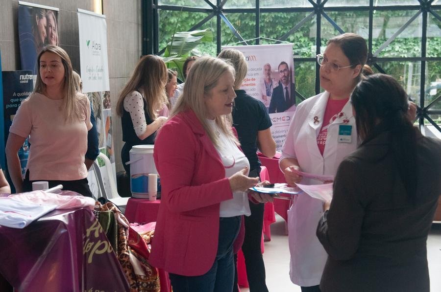 O Hospital M&atilde;e de Deus promove a Blitz da Sa&uacute;de da Mulher no Outubro Rosa