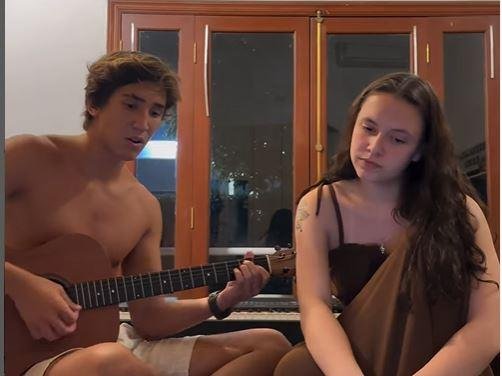 Os primos Antonio Baldini e Rafa Mariano cantam juntos