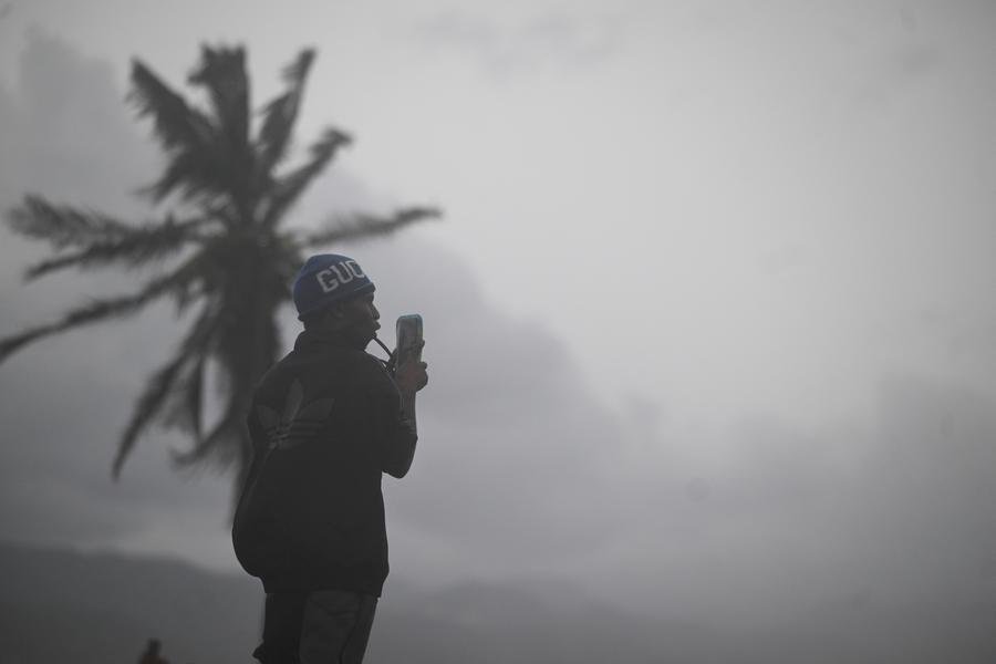 Segundo os meteorologistas, espera-se que o furac&atilde;o toque o solo da Jamaica na noite desta segunda-feira ou na manh&atilde; de ter&ccedil;a