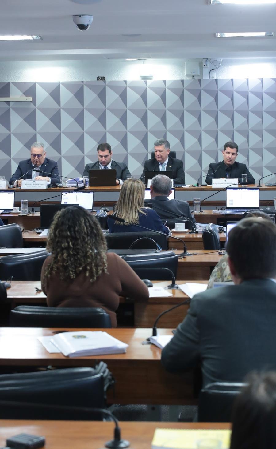 CPMI ouviu pilotos de entidade investigada