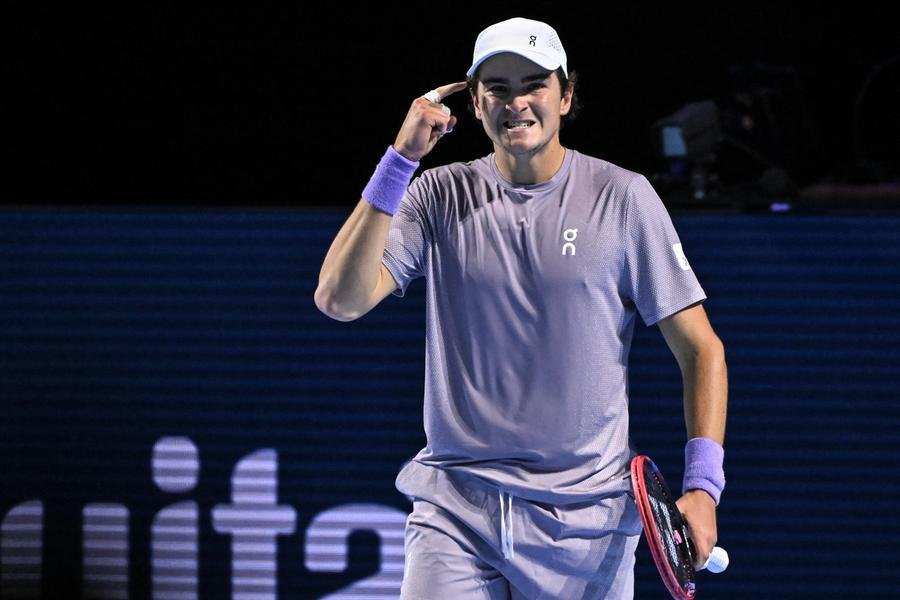 Jo&atilde;o Fonseca venceu Denis Shapovalov sem dificuldades
