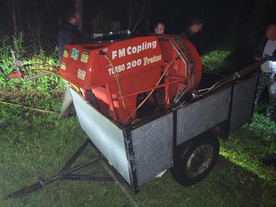 Criminosos pretendiam furtar m&aacute;quina agr&iacute;cola em Farroupilha