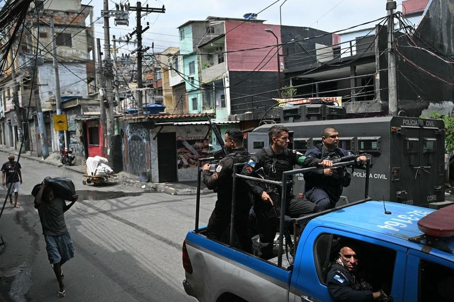 Opera&ccedil;&atilde;o ocorreu nesta ter&ccedil;a-feira no Complexos da Penha e do Alem&atilde;o