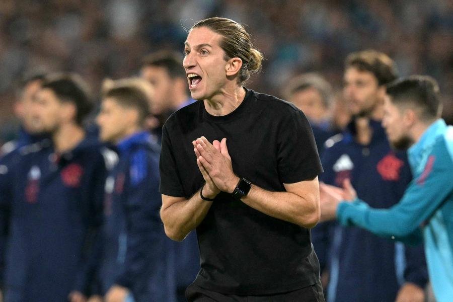 Filipe Lu&iacute;s descreveu o Flamengo como um time "com alma, competitivo, aguerrido e que sabe jogar Libertadores"