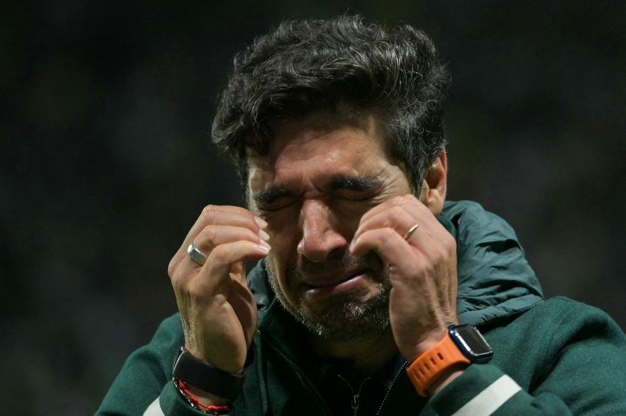 Abel Ferreira resumiu sua rela&ccedil;&atilde;o com o Palmeiras como um "casamento"