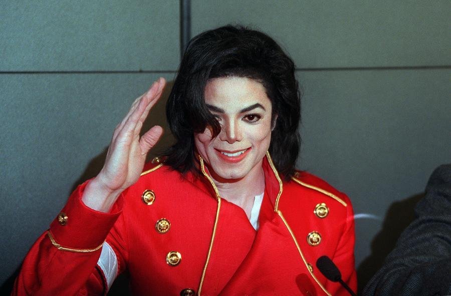 Michael Jackson figura o topo da lista
