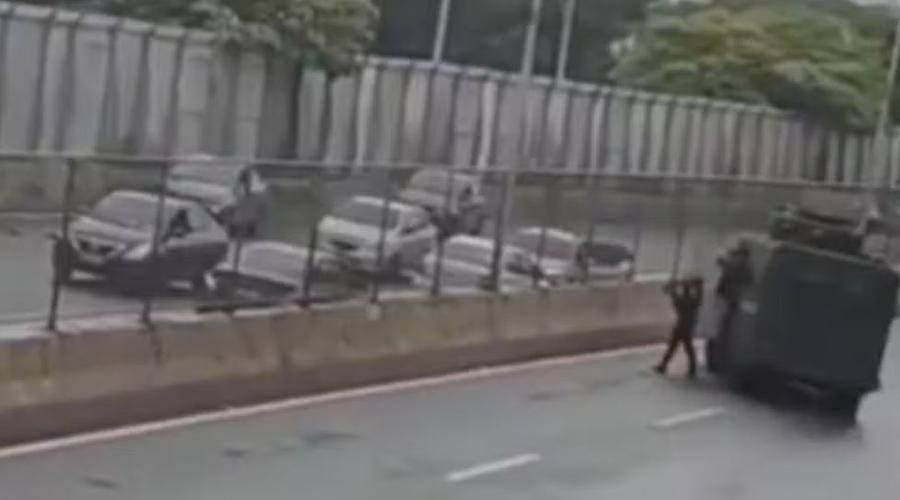 A passageira chegou a ser socorrida ao Hospital Geral de Bonsucesso, mas n&atilde;o resistiu aos ferimentos