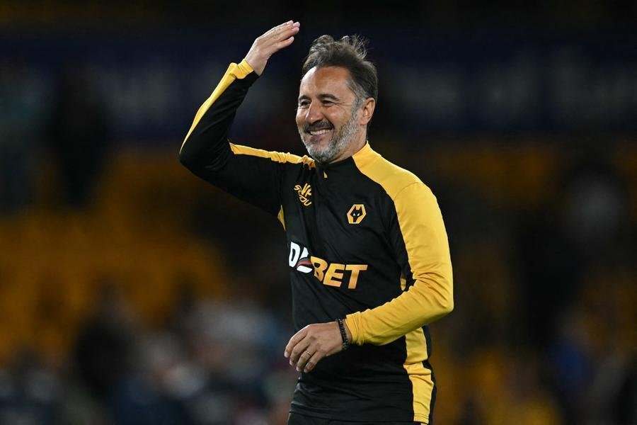 Ex-Fla e Corinthians, t&eacute;cnico V&iacute;tor Pereira &eacute; demitido do lanterna da Premier League