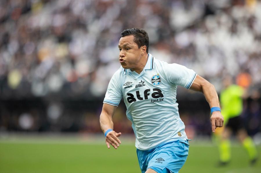 Marlon foi titular na derrota para o Corinthians, em S&atilde;o Paulo