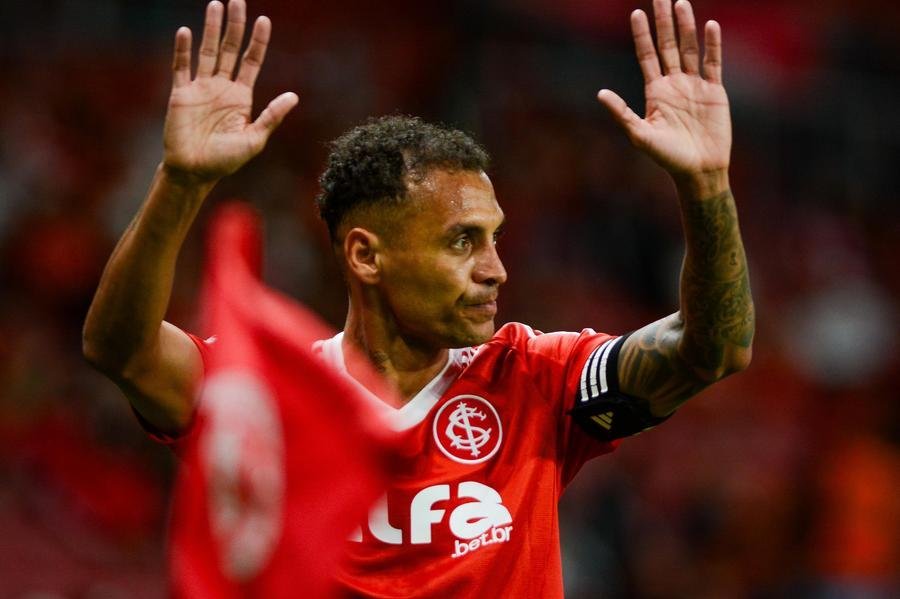 Inter precisa trazer pontos de Salvador para n&atilde;o sofrer ainda mais na reta final do Brasileir&atilde;o