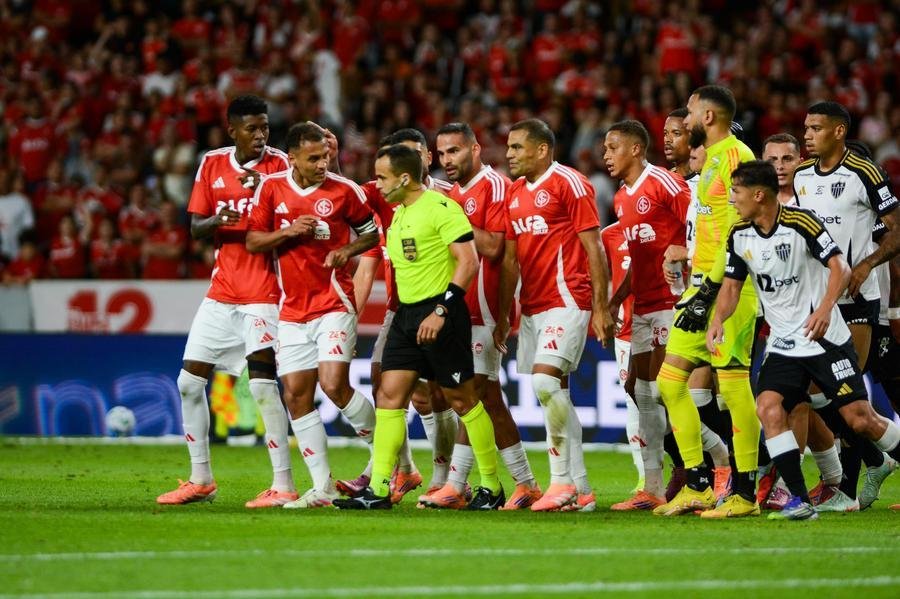 Inter n&atilde;o conseguiu mais que um empate sem gols contra o Atl&eacute;tico-MG, neste domingo, no Beira-Rio