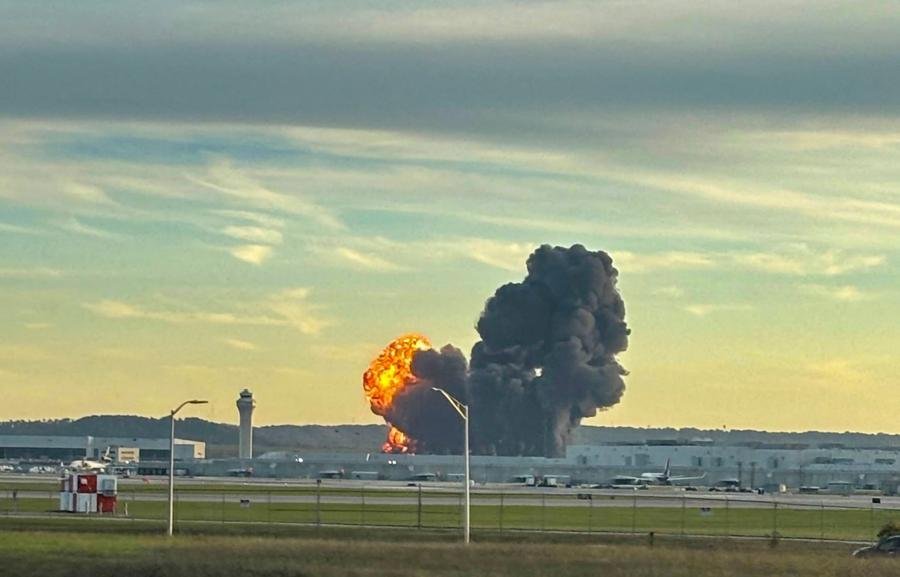 Aeronave explodiu ao atingir estabelecimentos pr&oacute;ximos do Aeroporto de Louisville