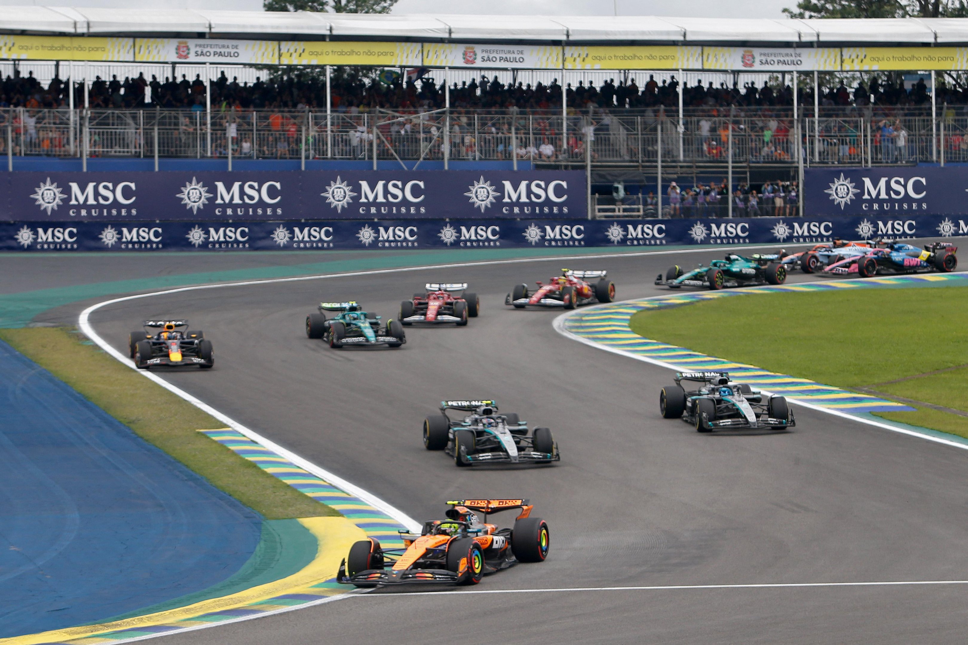 Piloto da McLaren lidera o mundial com 365 pontos
