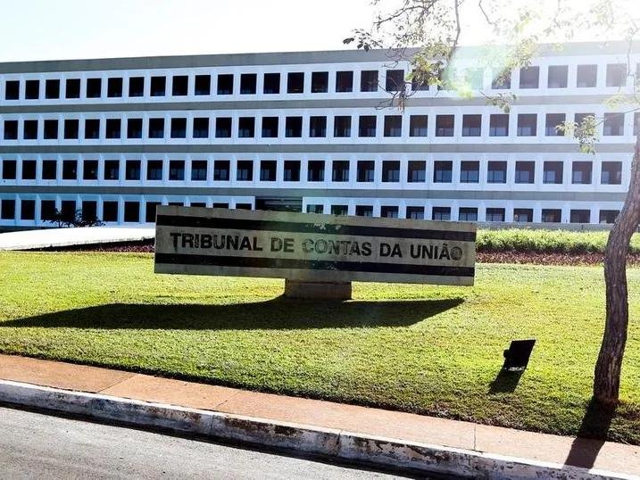 Relat&oacute;rio cita viola&ccedil;&atilde;o &agrave; compet&ecirc;ncia reservada ao chefe do Poder Executivo para criar &oacute;rg&atilde;os e entidades na Administra&ccedil;&atilde;o P&uacute;blica Federal