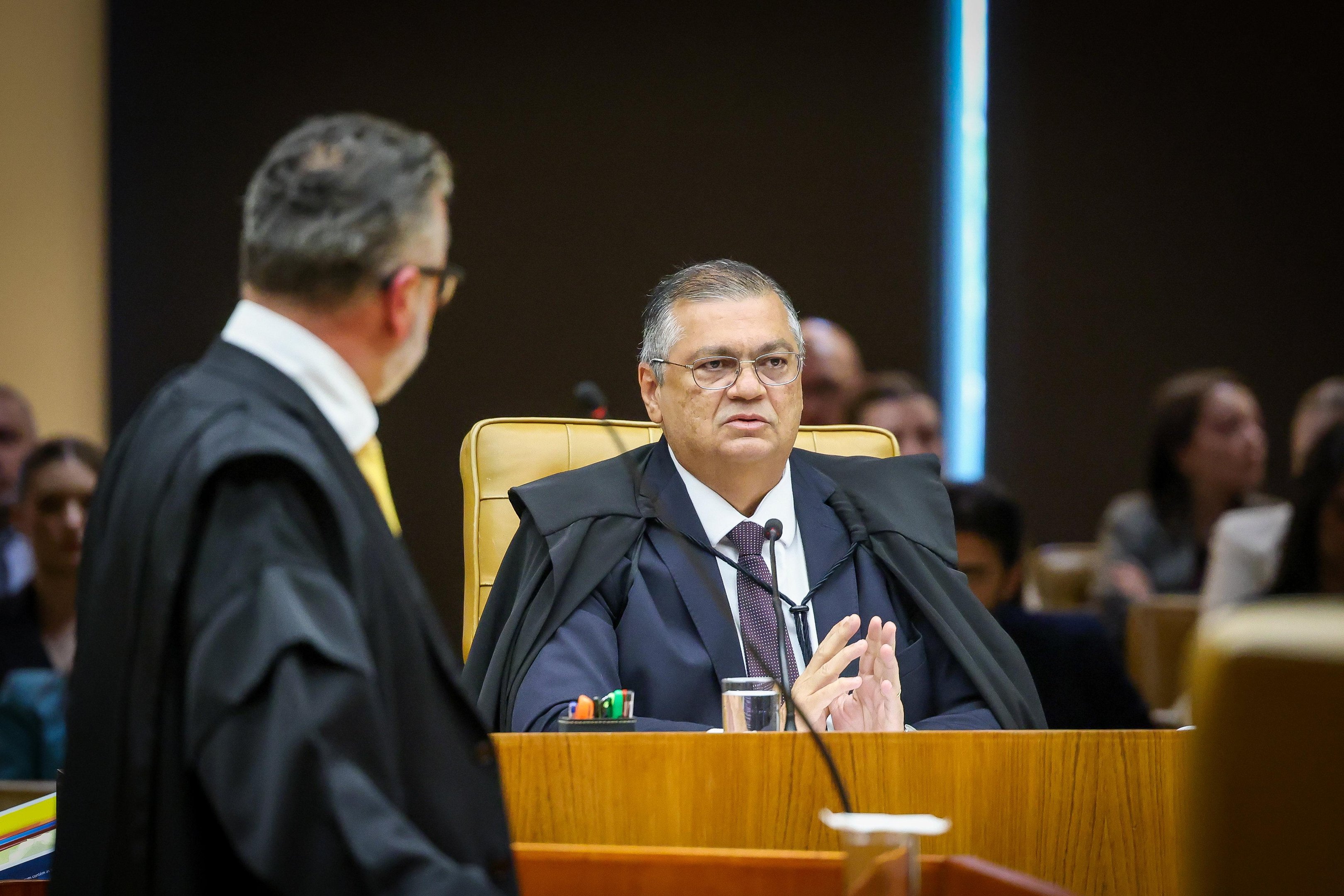 O ministro Fl&aacute;vio Dino prop&ocirc;s que a Corte se pronuncie sobre a aplica&ccedil;&atilde;o da Lei da Anistia