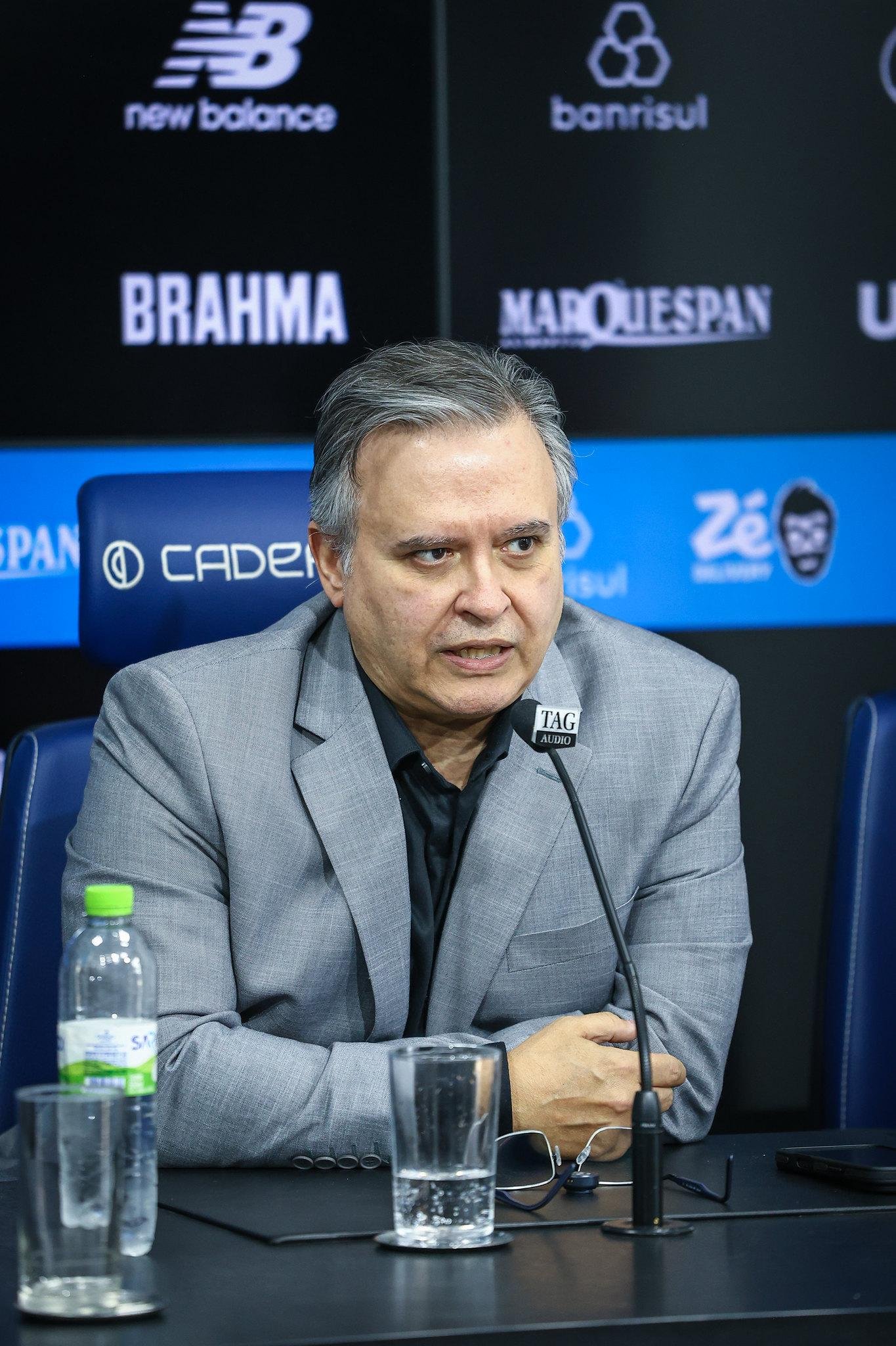 Ant&ocirc;nio Dutra J&uacute;nior disse que o plantel n&atilde;o deve ter novas mudan&ccedil;as neste in&iacute;cio de ano