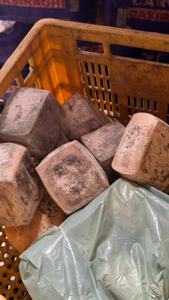 Tr&ecirc;s toneladas de produtos impr&oacute;prios para o consumo foram recolhidos em quatro supermercados de Arroio do Sal